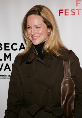 Laura Linney puzzle 1423705