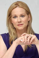 Laura Linney Sweatshirt #2155474