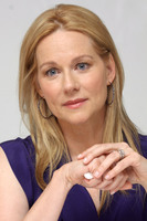 Laura Linney Sweatshirt #2155475