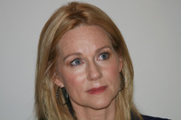 Laura Linney Longsleeve T-shirt #2221318