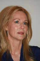 Laura Linney Longsleeve T-shirt #2221323