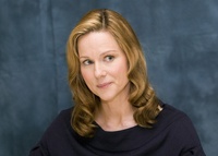Laura Linney Longsleeve T-shirt #2232704