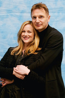 Laura Linney Sweatshirt #2272516