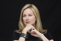 Laura Linney Sweatshirt #2449358