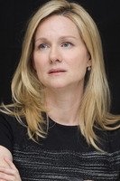 Laura Linney Sweatshirt #2449373