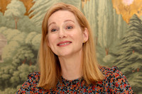 Laura Linney Longsleeve T-shirt #2850390