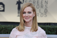 Laura Linney mug #G1239137