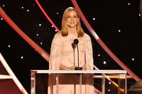 Laura Linney Longsleeve T-shirt #2997048