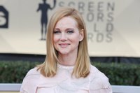 Laura Linney Longsleeve T-shirt #2997050