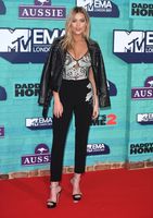 Laura Whitmore longsleeve t-shirt #2860911