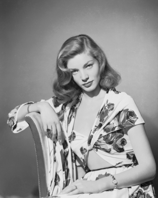 Lauren Bacall Mouse Pad 2560190