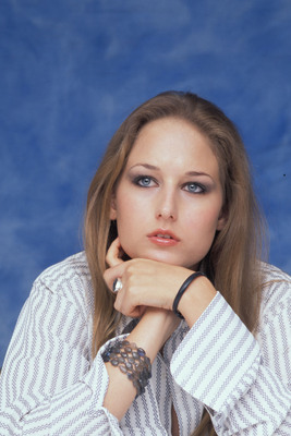 Leelee Sobieski T-shirt