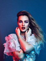 Leighton Meester Longsleeve T-shirt #3661951
