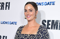 Leighton Meester Longsleeve T-shirt #3889557