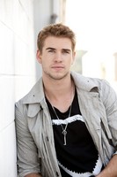 Liam Hemsworth Longsleeve T-shirt #2129816