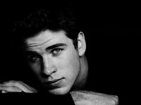 Liam Hemsworth Longsleeve T-shirt #2186799