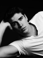 Liam Hemsworth Longsleeve T-shirt #2186802