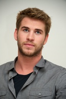 Liam Hemsworth Longsleeve T-shirt #2239822