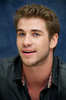 Liam Hemsworth magic mug #G623826