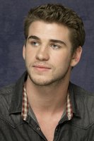 Liam Hemsworth Longsleeve T-shirt #2308867