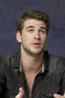 Liam Hemsworth Longsleeve T-shirt #2308869