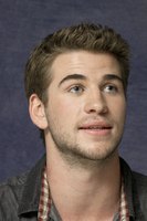 Liam Hemsworth Longsleeve T-shirt #2308877