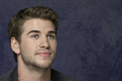 Liam Hemsworth magic mug #G638757