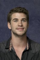 Liam Hemsworth Longsleeve T-shirt #2308880