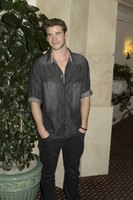 Liam Hemsworth mug #G638763