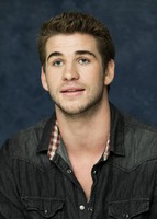 Liam Hemsworth Longsleeve T-shirt #2308910