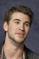 Liam Hemsworth Longsleeve T-shirt #2308916