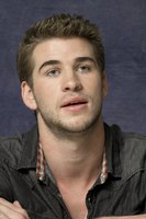Liam Hemsworth Longsleeve T-shirt #2308918
