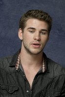 Liam Hemsworth Longsleeve T-shirt #2308919