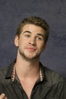 Liam Hemsworth Longsleeve T-shirt #2308925