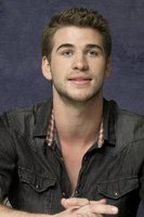 Liam Hemsworth Longsleeve T-shirt #2308934