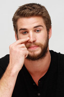 Liam Hemsworth Longsleeve T-shirt #2345088