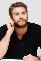 Liam Hemsworth Sweatshirt #2345096