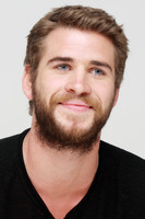 Liam Hemsworth Longsleeve T-shirt #2345100