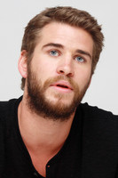 Liam Hemsworth hoodie #2345103