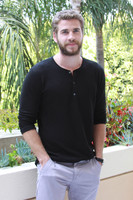 Liam Hemsworth Longsleeve T-shirt #2345113