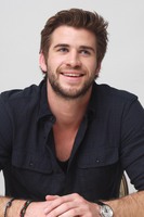 Liam Hemsworth Longsleeve T-shirt #2352428