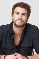 Liam Hemsworth Longsleeve T-shirt #2352434