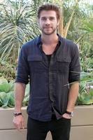 Liam Hemsworth Longsleeve T-shirt #2352451