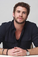 Liam Hemsworth Longsleeve T-shirt #2352463