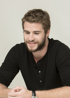 Liam Hemsworth Longsleeve T-shirt #2361601