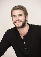 Liam Hemsworth Longsleeve T-shirt #2361603