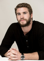 Liam Hemsworth Longsleeve T-shirt #2361612