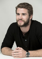 Liam Hemsworth Longsleeve T-shirt #2361614