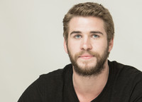 Liam Hemsworth Longsleeve T-shirt #2361618
