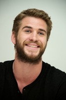 Liam Hemsworth Longsleeve T-shirt #2428815